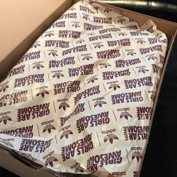 Adidas 84 - Picture 3 of 7